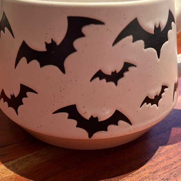 COCO + LOLA MUG WITH BATS - Picture 4 of 7